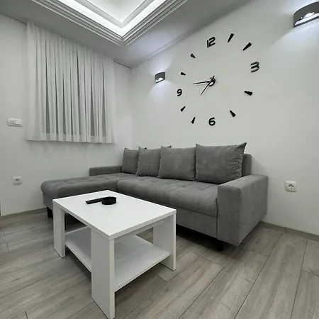 아파트 Apartman Blanco